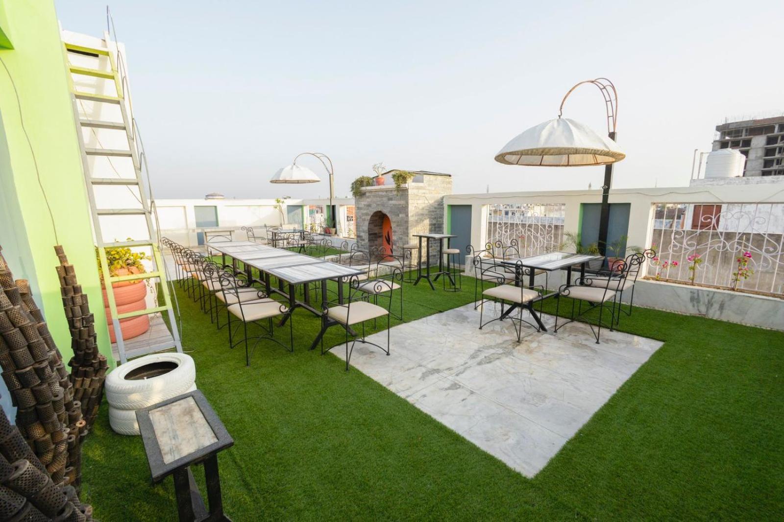 Hotel Sahibs Lighthouse - Swimming Pool Agra  Exterior foto